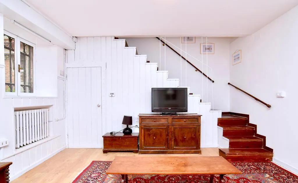 S. Lorenzo 5122 Apartment Venice Italy